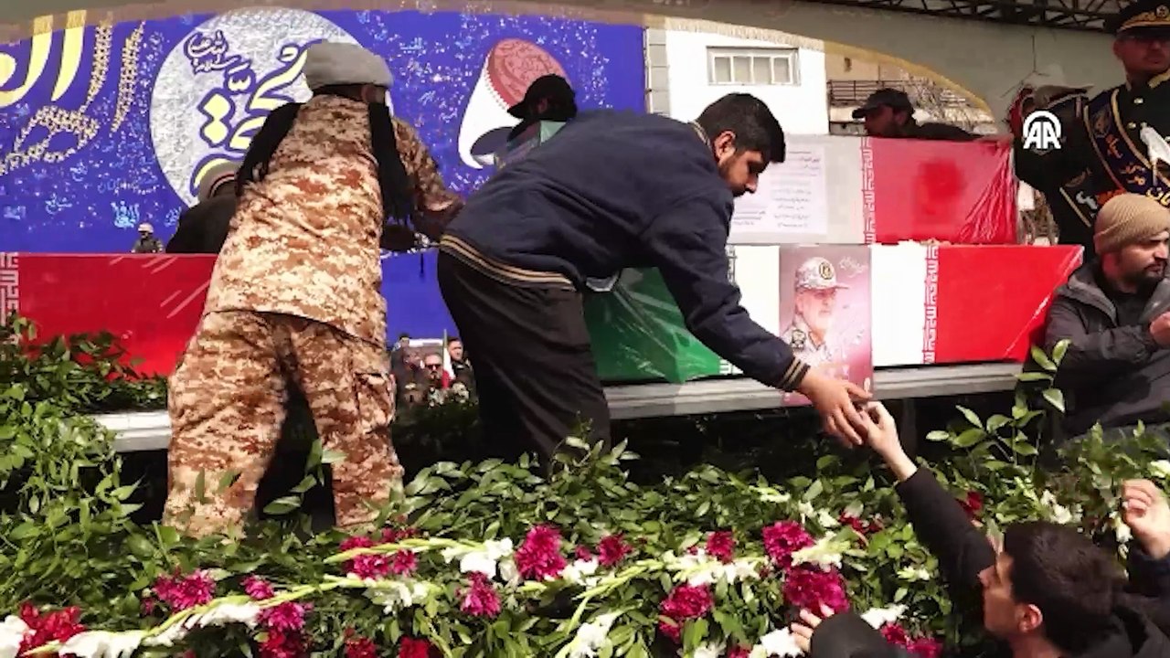 Tahran’da, İsrail saldırılarında hayatını kaybeden komutanlar için cenaze töreni düzenlendi