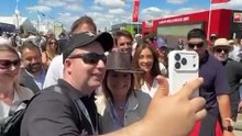 mira el idioma que te maneja @patobullrich 🤣🇧🇷les dejamos un video muy divertido en la expo a (1).mp4