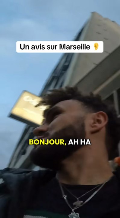 Je posais mes questions habituelles pour vaincre ma timidité, et j’ai croisé un pote à moi qui m’a donné son avis sur Marseille