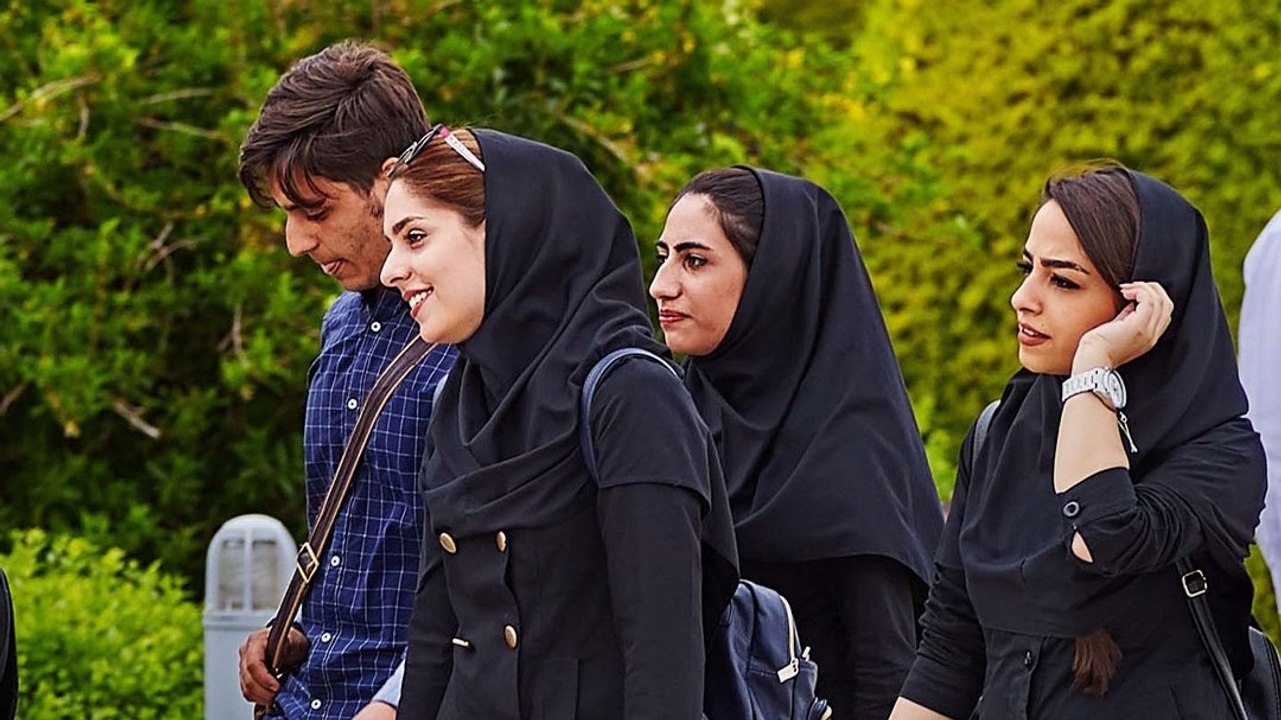 Iran Konkur Exam: फेल हुए तो सेना में होगी भर्त...