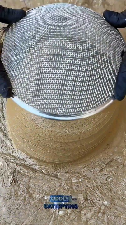 Mud gets pixelated #asmr #asmrsounds #asmrvideo #satisfying #satisfyingvideo #oddlysatisfying #mud - Oddly Satisfying (1080p, h264)