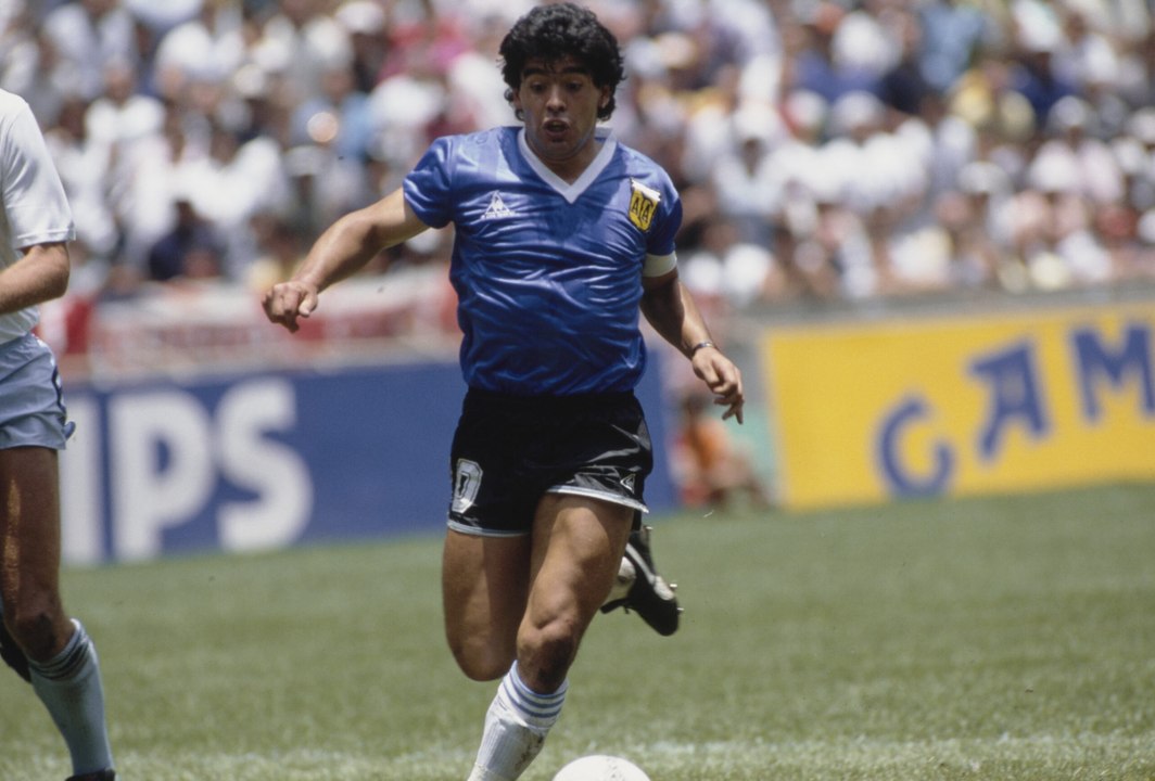 Verso i Mondiali, l'Argentina ricorda Maradona con un video da brividi: "Immortale"
