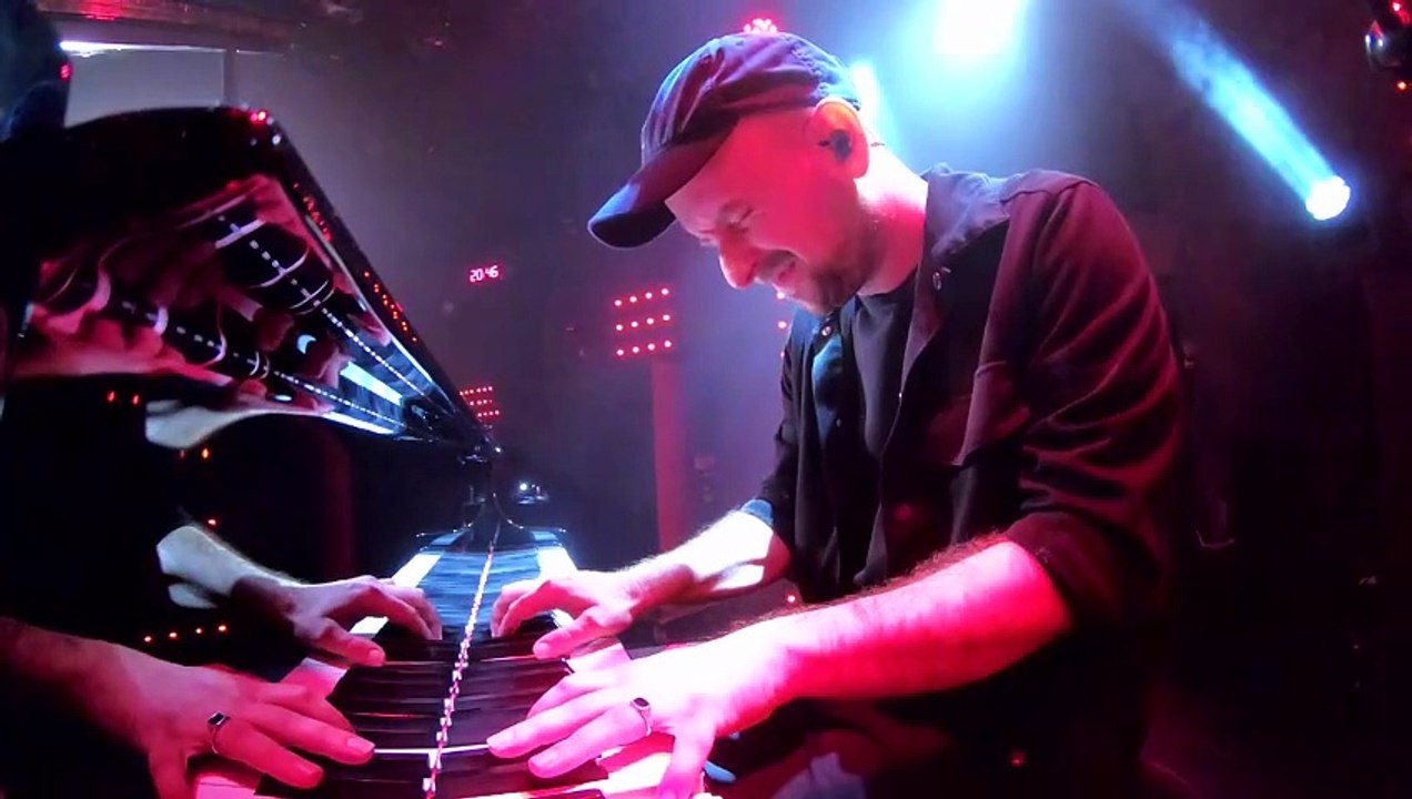 Styleto chante "problème problème" dans "Le Très Grand Studio RTL"