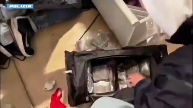 Ostia - Panetti decorati con immagini di cartoni animati: arrestata 34enne (12.03.26)