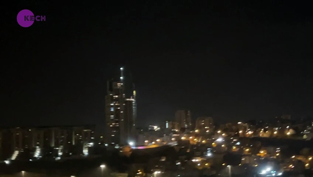 Israel, Iran continue to exchange air strikes