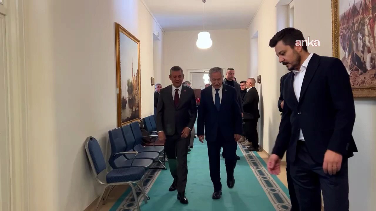 Özgür Özel'den Bülent Arınç’a ziyaret