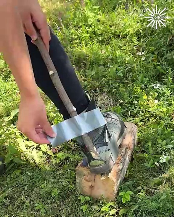 A great idea for making waterproof shoes with duct tape! 👌🏞️
