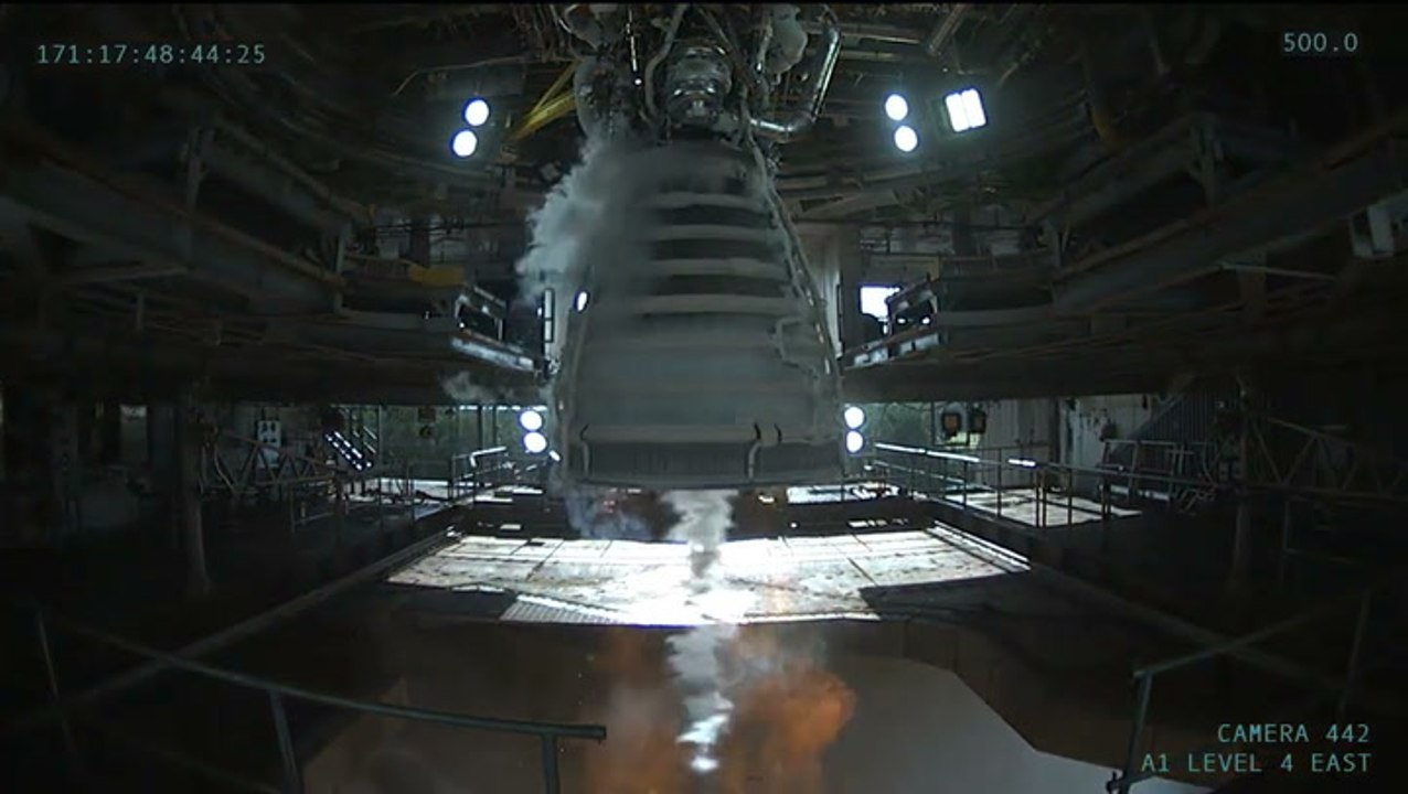 NASA Fires Up RS-25  Artemis Moon Rocket Engine Test For 500 Seconds