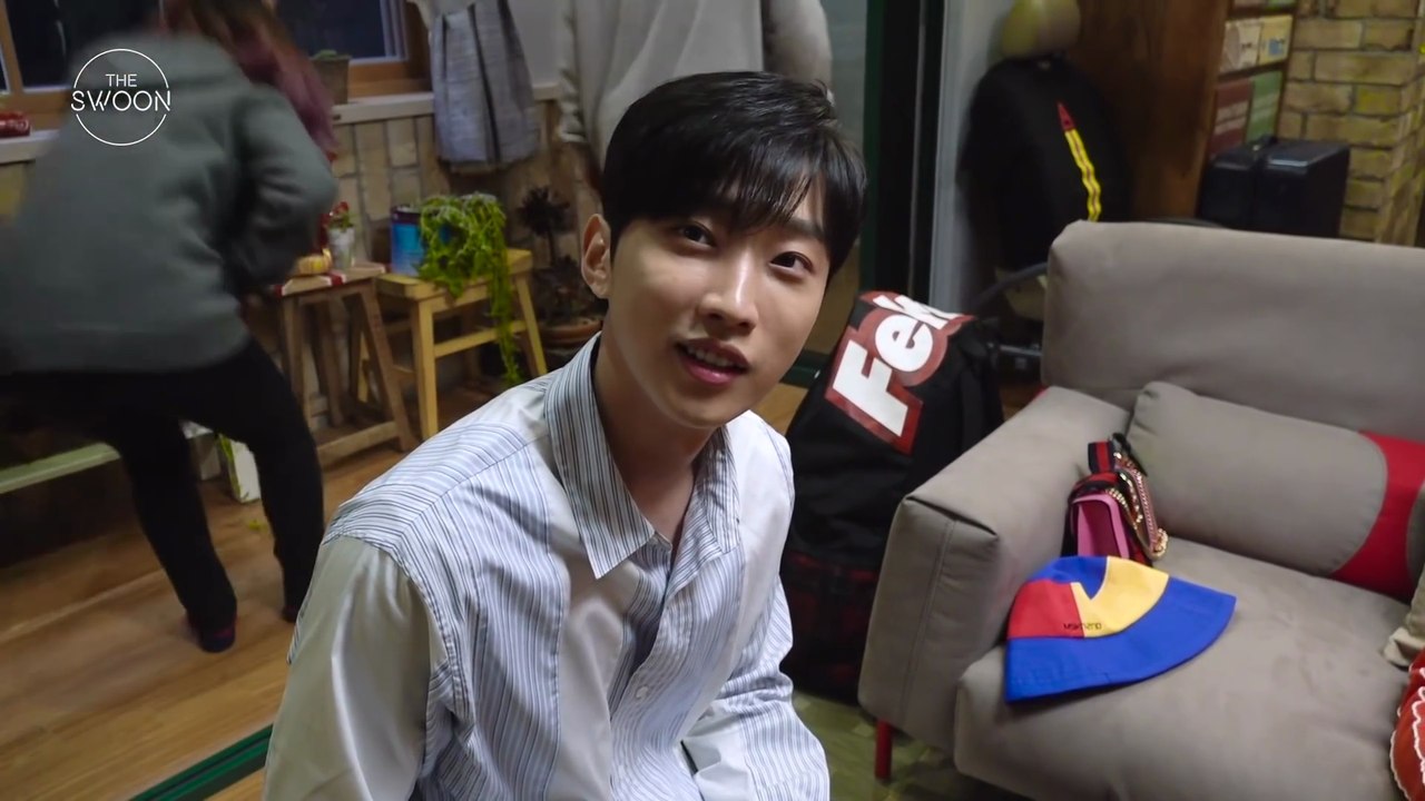 [Behind the Scenes] Jung Chae-yeon Teaches "Pick Me" Dance 🎶| My First First Love Ep 2 | Netflix [ENG SUB]