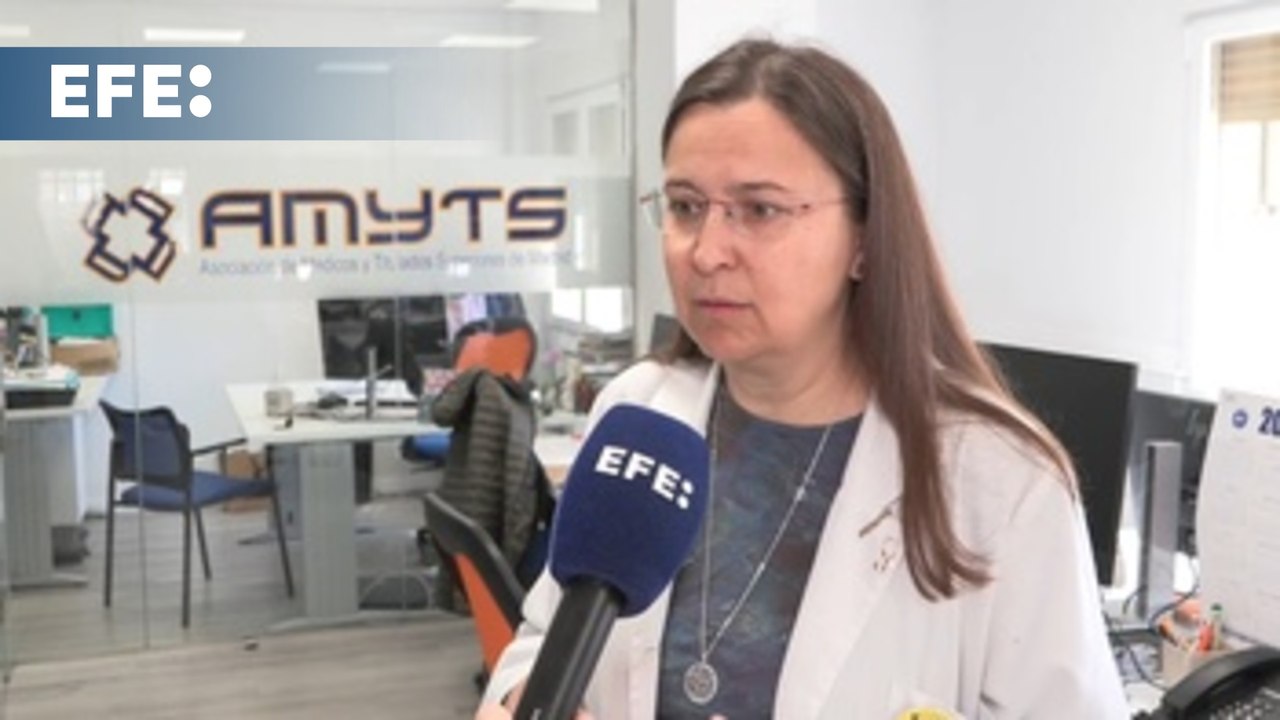 Los sindicatos médicos responden a Mónica García y mantienen la huelga