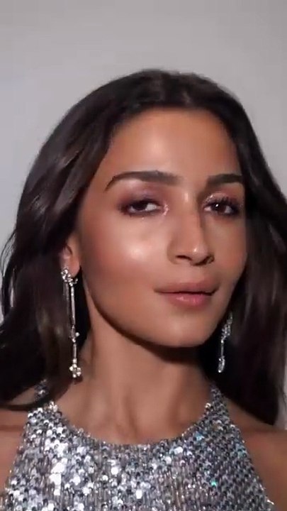 Alia Bhatt Stunning Look ✨ | Bollywood Actress Elegance & Charm