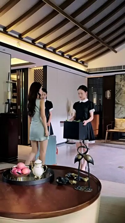 On the day the child was gone, he was hugging Bai Yueguang to celebrate the birthday of their twins, she was cold, looking at the happy appearance of their family of four, completely dead without any reluctance, and decisively signed the divorce agreement