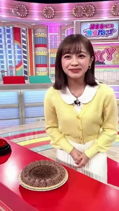 美女が顔面パイ 04 #パイ投げ #ai #アイドル #JK #美女 #客室乗務員 #スチュワーデス Loser gets pie in the face!