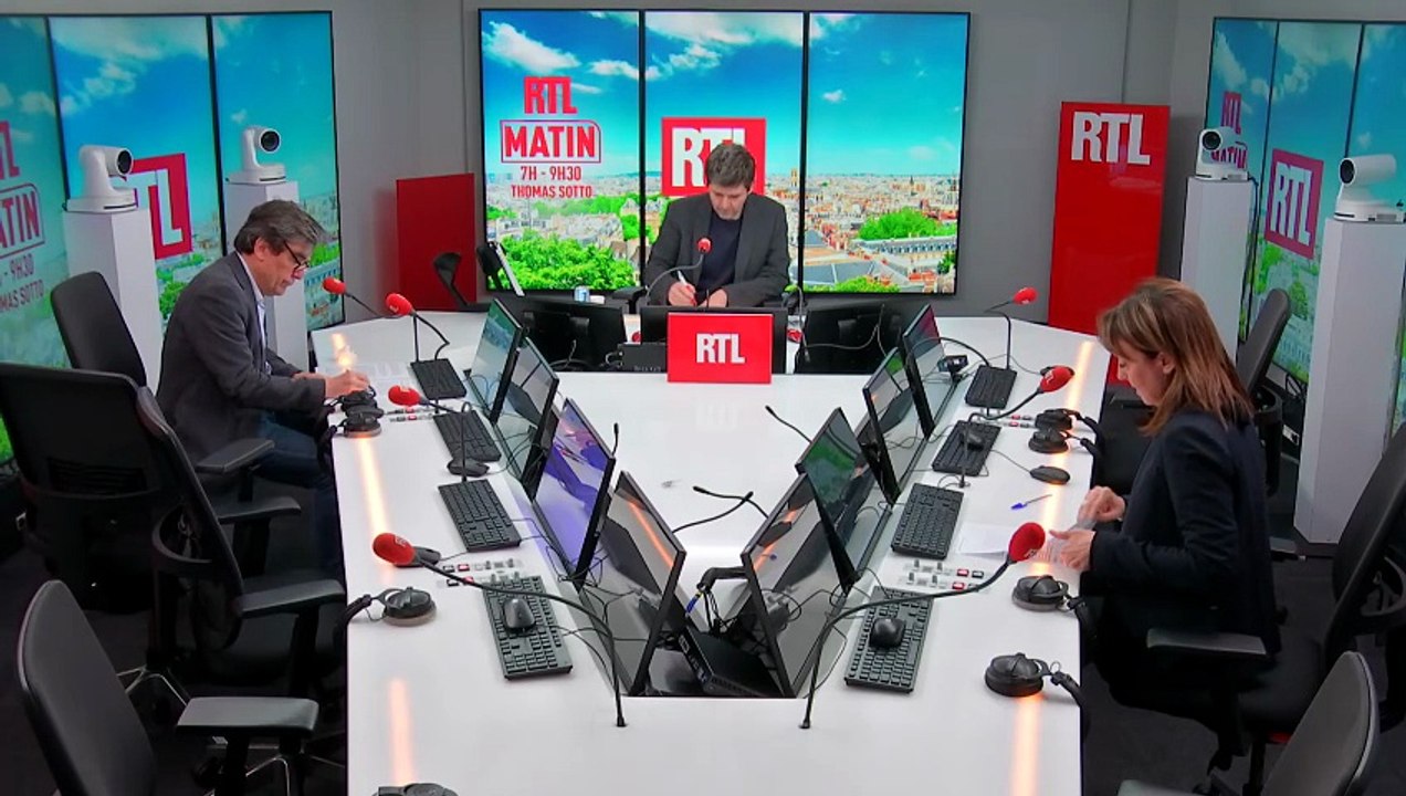 "On s'endort systématiquement avec une série dans le lit" : comment les écrans perturbent le sommeil de nombreux Français