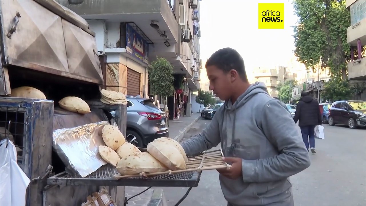 Egyptian authorities impose caps on prices of bread