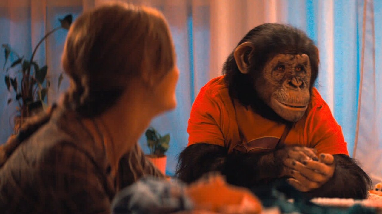Gibt's ab sofort als VoD: Im Horrorfilm Primate wird ein tollwütiger Schimpanse zum Albtraum einer Familie