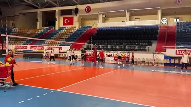 Kuzeyboru Kadın Voleybol Takımı'nda hedef sezonu galibiyetle tamamlamak | Ajansspor | AA