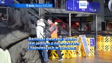 Berlin: Chaos na schodach ruchomych na dworcu głównym w Berlinie - Finlandia pomaga