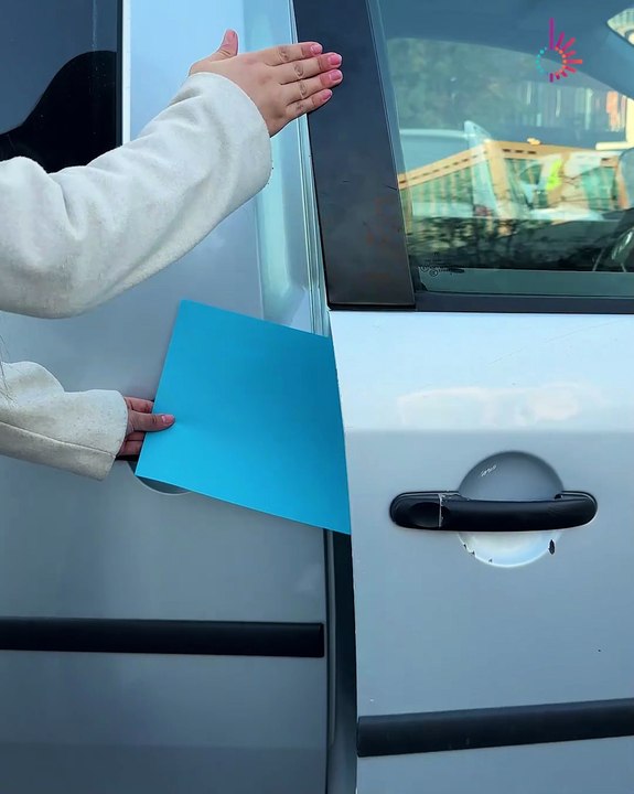 How a car door chops letters