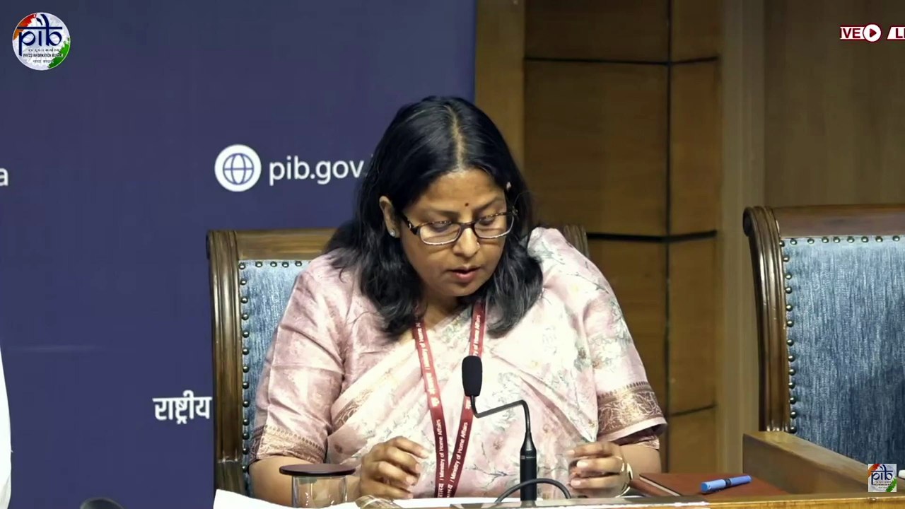 गॅस सिलेंडर्सचा तुटवडा का, पहिल्यांदाच केंद्रानं सांगितलं कारण