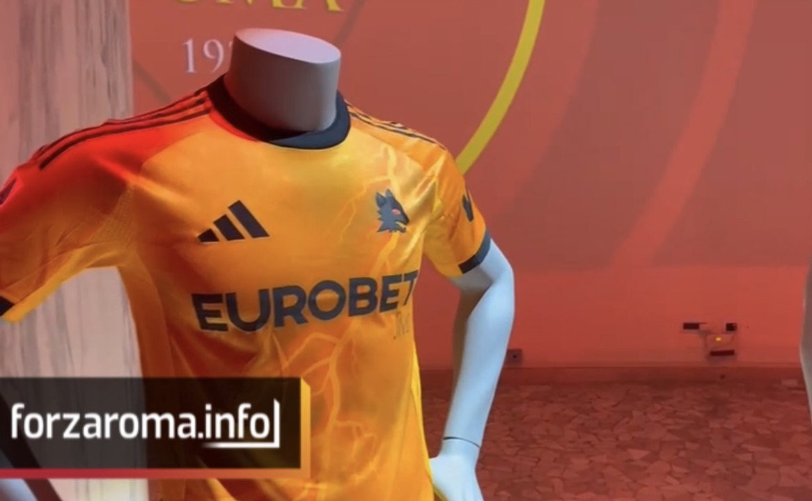 Eurobet.live nuovo main sponsor della Roma: ecco la maglia che esordirà a Como