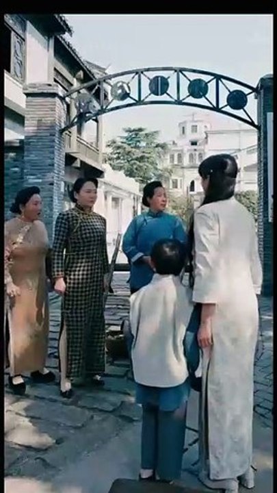 A Filha do Comandante Completo em Português