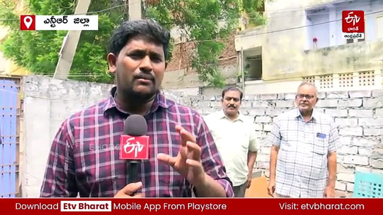 కమర్షియల్ గ్యాస్ సిలిండర్ల కొరత - క్యాటరింగ్​లో కట్టెల పొయ్యిపైనే వంటలు