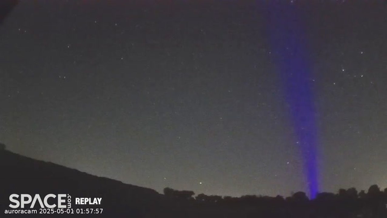 Strange Lasers In The Sky Captured By Aurora And Sky Cams In The UK Caused By Train