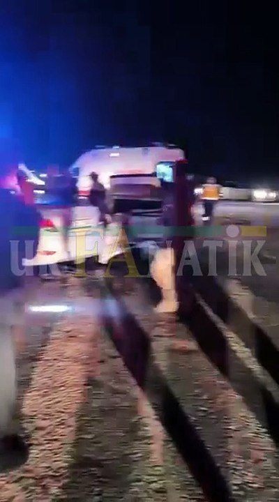 Şanlıurfa Akçakale’de Otomobiller Kafa Kafaya Çarpıştı: Çok Sayıda Yaralı Var