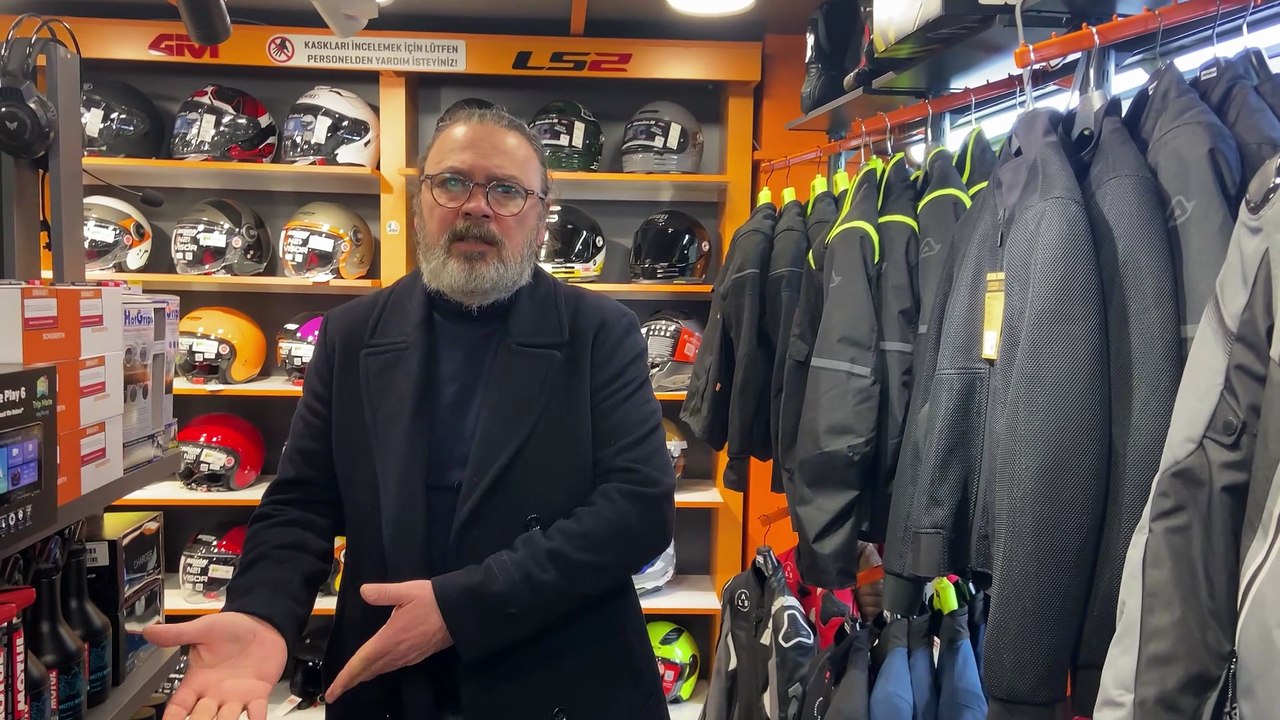Güvenlik mi Konfor Mu? Motorsiklet Termal Kıyafet Yazın Daraltır Mı? Sizin için sorduk Tel Aşağıda