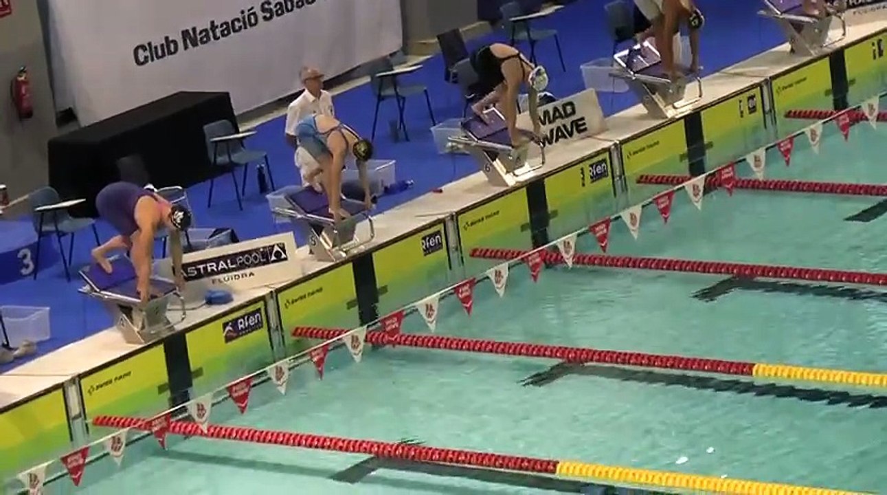 Final de los 50 braza con la vallisoletana Nayara Pineda
