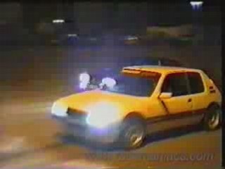 Peugeot 205 GTi vs VW Golf III VR6
