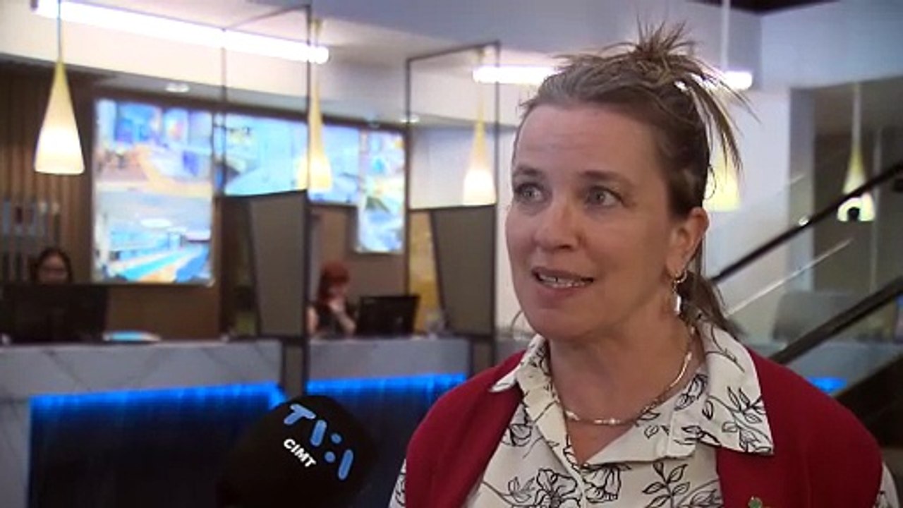 Travailleurs étrangers temporaires: Ottawa prolonge d'un an les permis de travail