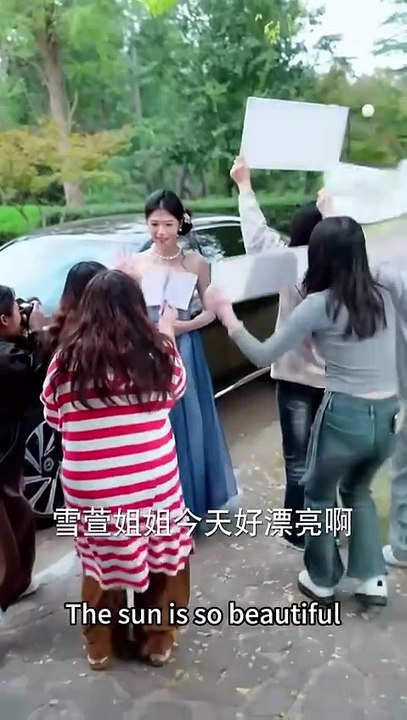 Once she woke up to the variety show, she showed off her full-level skills, and the green tea and white lotus slapped her in the face again and again