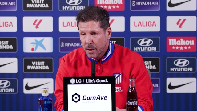 Simeone s'agace de questions autour de l'avenir de Alvarez