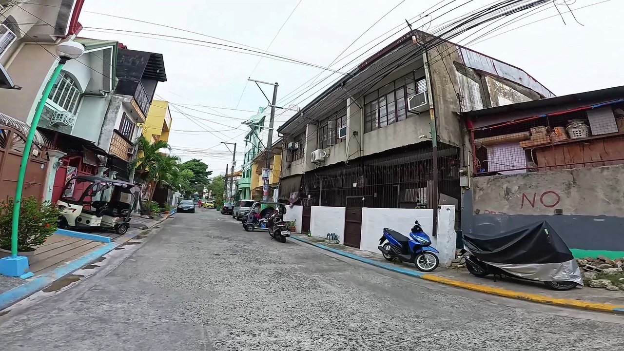 Pretty Nice House Along Kasarinlan Street in Manila City in the Philippines