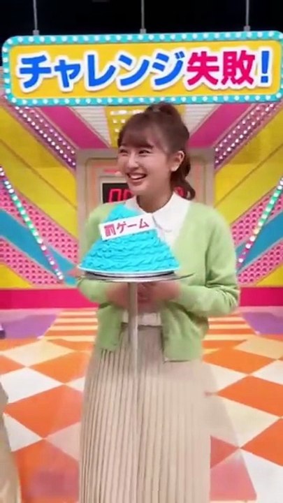 美女が顔面パイ 08 #パイ投げ #ai #アイドル #JK #美女 #客室乗務員 #スチュワーデス Loser gets pie in the face!