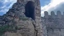 Se derrumba una torre del castillo de Escalona a solo unos metros de los visitantes