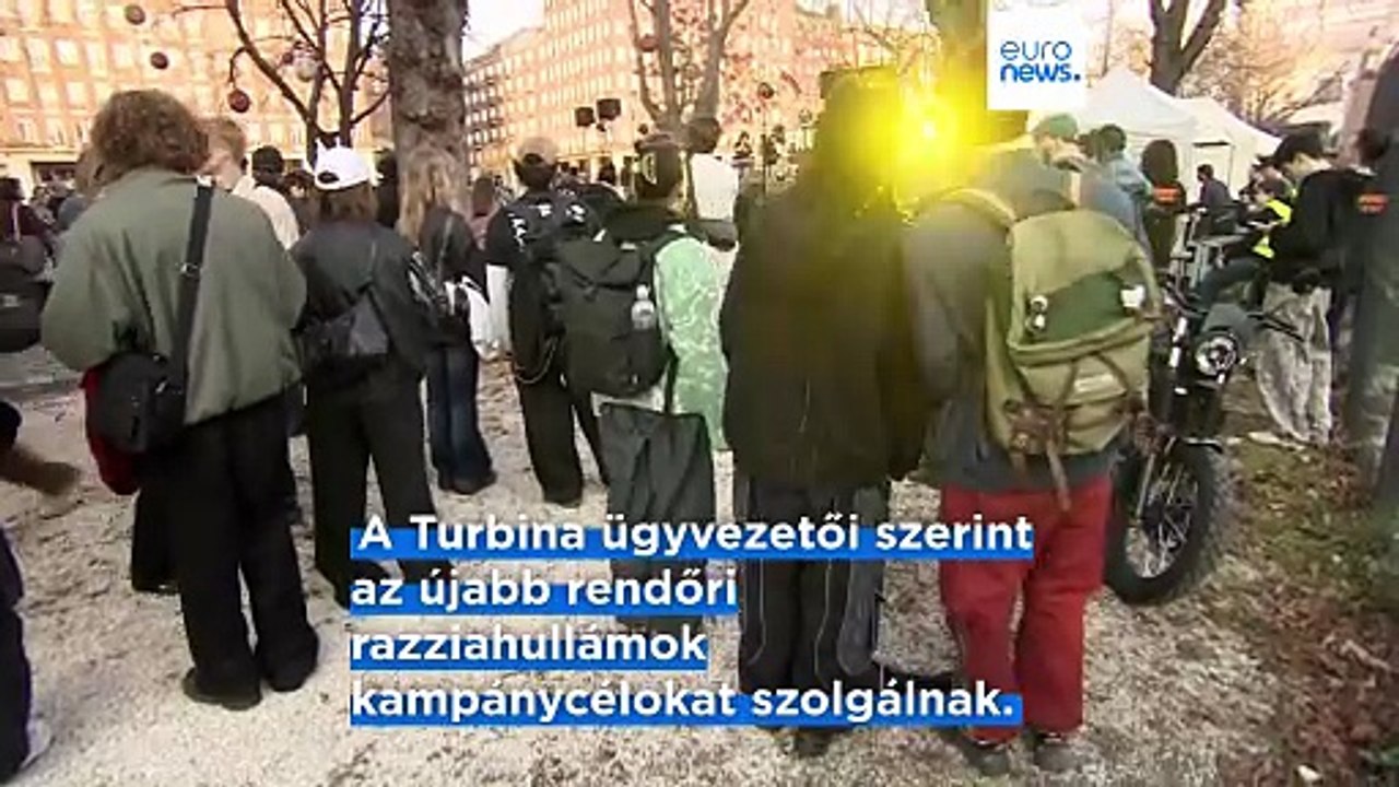 A Turbina bezárása és a magyar drogtörvény ellen tüntettek Budapesten