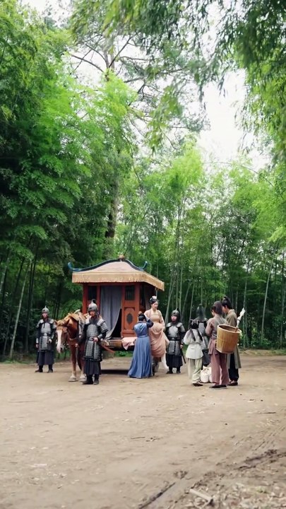 Fillette de 6ans est porte bonheur familial &a conduit village à richesse grâce à son espace secret