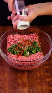 This minced meat roll will make any chef envious!
