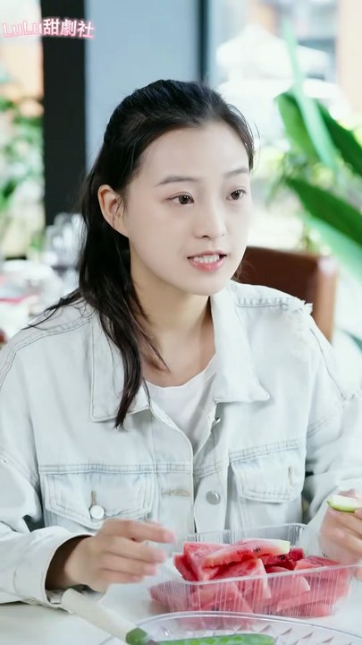 He tramples on her, forces her to kneel, and only then realizes she is his long-lost sister [Full Movie] [New Drama]Full EP - Full