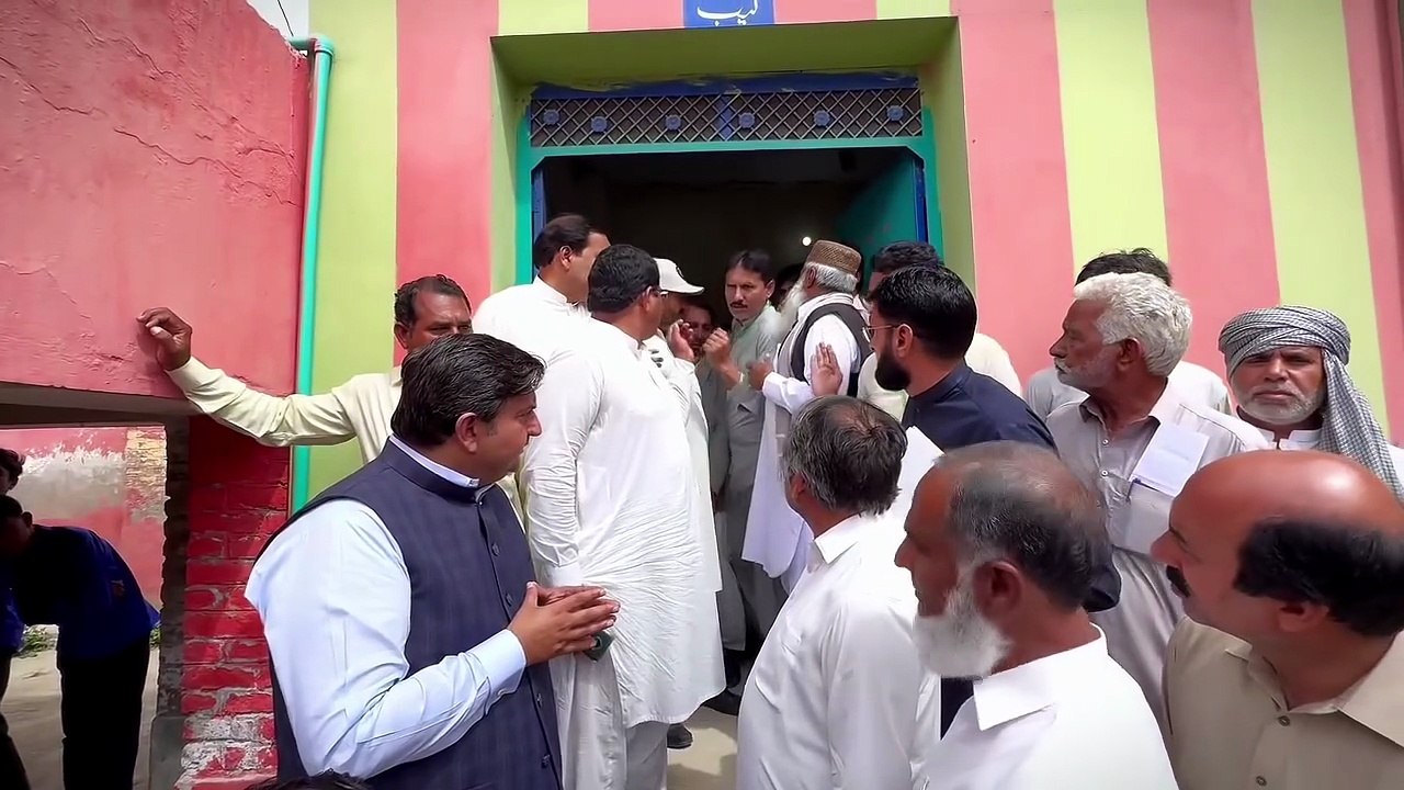 سپیکر پنجاب اسمبلی ملک محمد احمد خاں کا  گورنمنٹ انگلش میڈیم ہائی اسکول عثمانوالہ کا دورہ