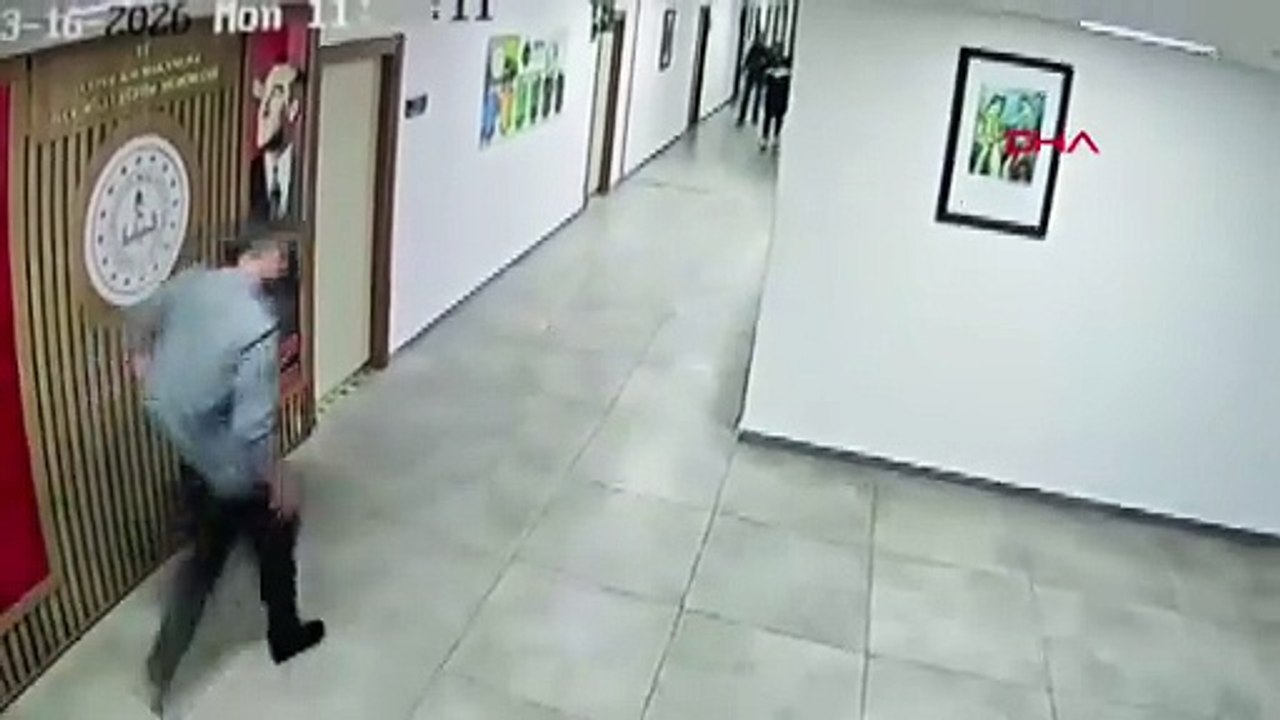 Antalya'da kaymakamlık binasında silah sesleri! Kendini odaya kilitledi