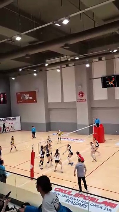 İlk Set - Beşiktaş v Fenerbahçe - Genç Kızlar Süper Ligi 13. Hafta