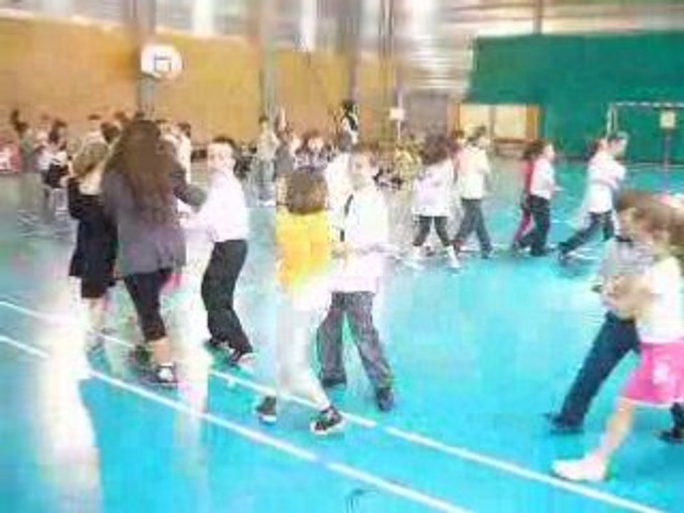 Emili danse avec l'ecole 5