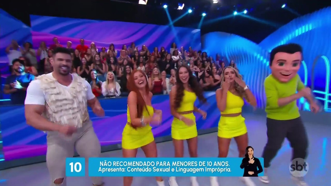 Vídeo: Celso Portiolli apresenta o novo cenário do Domingo Legal