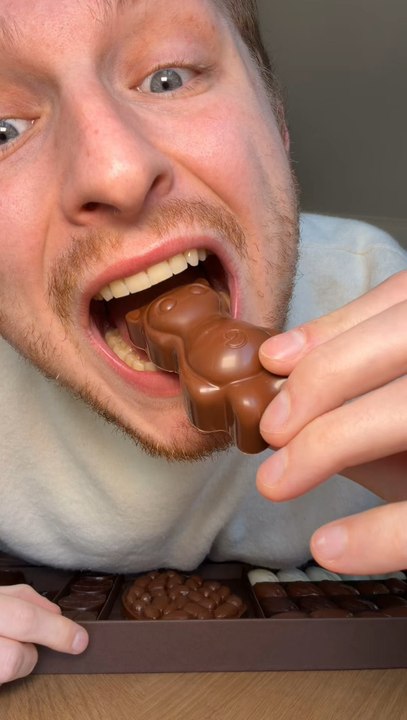 COFFRET XXL CÉDRIC GROLET 😱✨ un nouveau coffret qui permet de goûter quasi à toutes les créations de Cédric Grolet et la chocolaterieEt toi c’est quoi ton chocolat préféré de cette chocolaterie ?