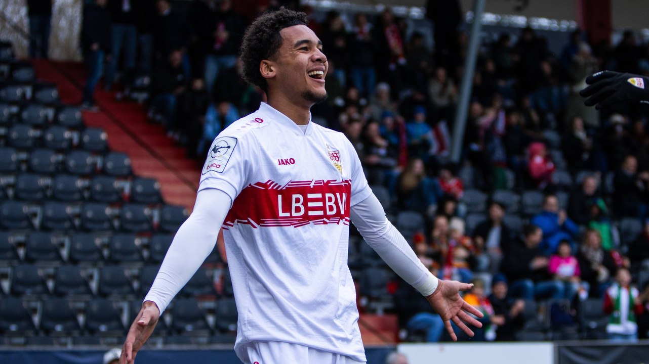 Flick-Flack-Freßle: VfB II jubelt über späten Siegtreffer gegen TSG II