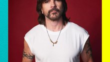 Juanes sorprende en el Vive Latino 2026 con jersey de México y canta La camisa negra
